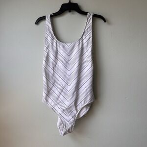 Athleta Chevron High-Leg One-Piece Swimsuit White SIZE 34 D/DD NWOT
